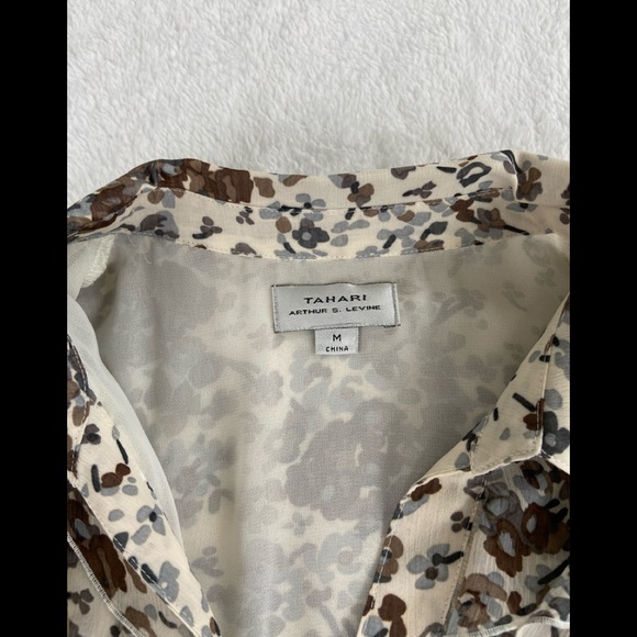 TAHARI TOP FOR SALE - Picture 4 of 9